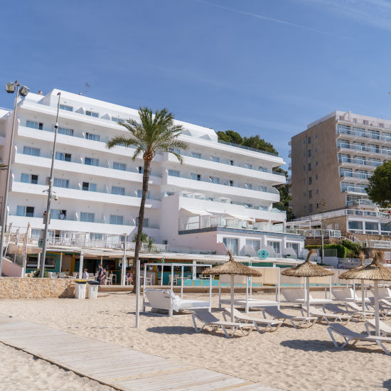 Views Flamboyan Beach Hotel Spa